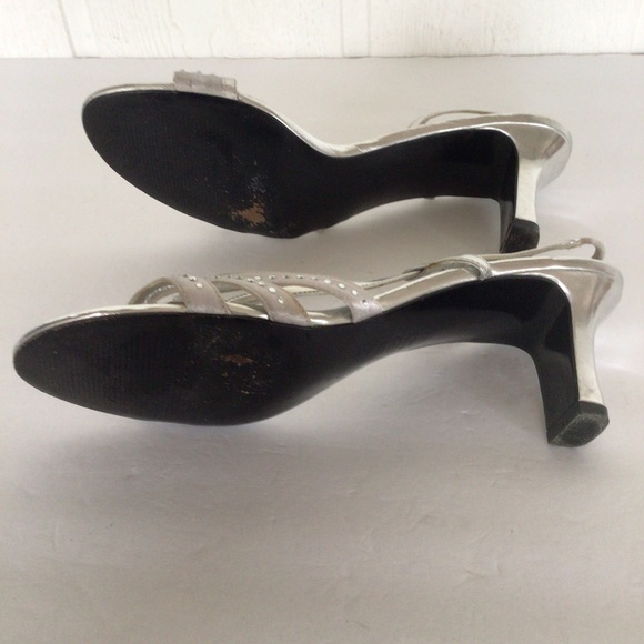 NINA METALLIC SILVER STRAPPY RHINESTONE HEELS SIZE 9 - Picture 13 of 14